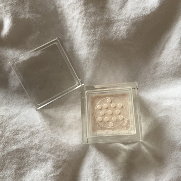 Mini fixing powder - Picture 2 of 3